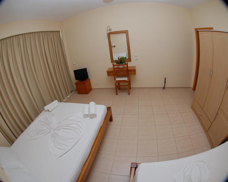 Nikos Hotel&Apartments Sarandë Exterior foto