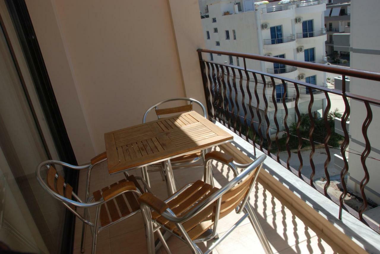 Nikos Hotel&Apartments Sarandë Exterior foto