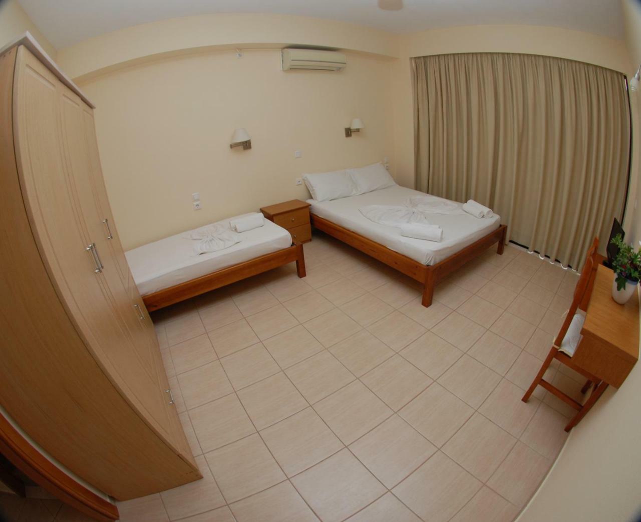 Nikos Hotel&Apartments Sarandë Exterior foto